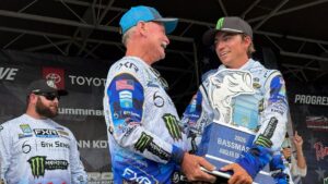 Trey McKinney se gana el respeto en Bassmaster y alcanza histórico título de Angler del Año