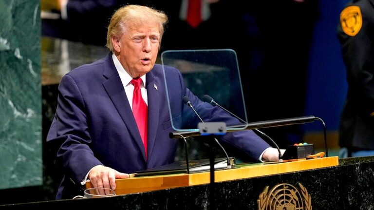 Trump genera controversia al elogiar al alcalde socialista de Nueva York antes de las elecciones intermedias