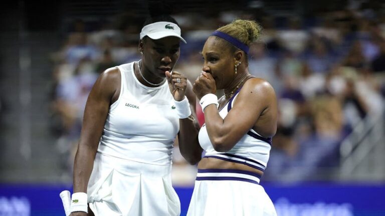 Venus y Serena Williams regresan juntas al US Open pero pierden en un partido vibrante