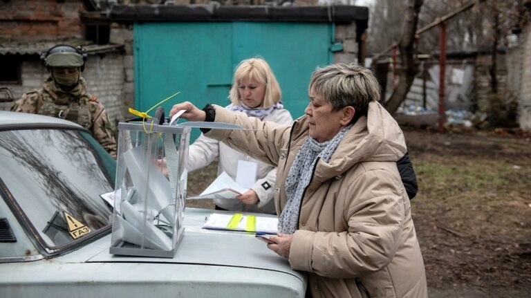 Elecciones en territorios ucranianos ocupados por Rusia se celebran bajo críticas por falta de democracia