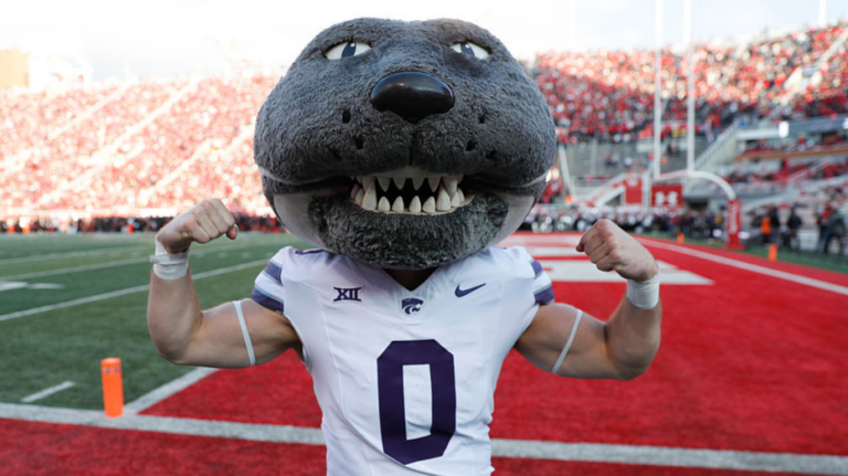La mascota de Kansas State realiza casi 400 flexiones tras victoria histórica de 71-3