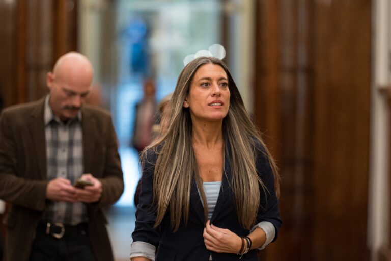 Congreso rechaza decretos de vivienda del Gobierno y aumenta tensión política en España