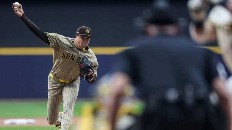 Padres de San Diego caen ante Milwaukee y quedan al borde de la eliminación